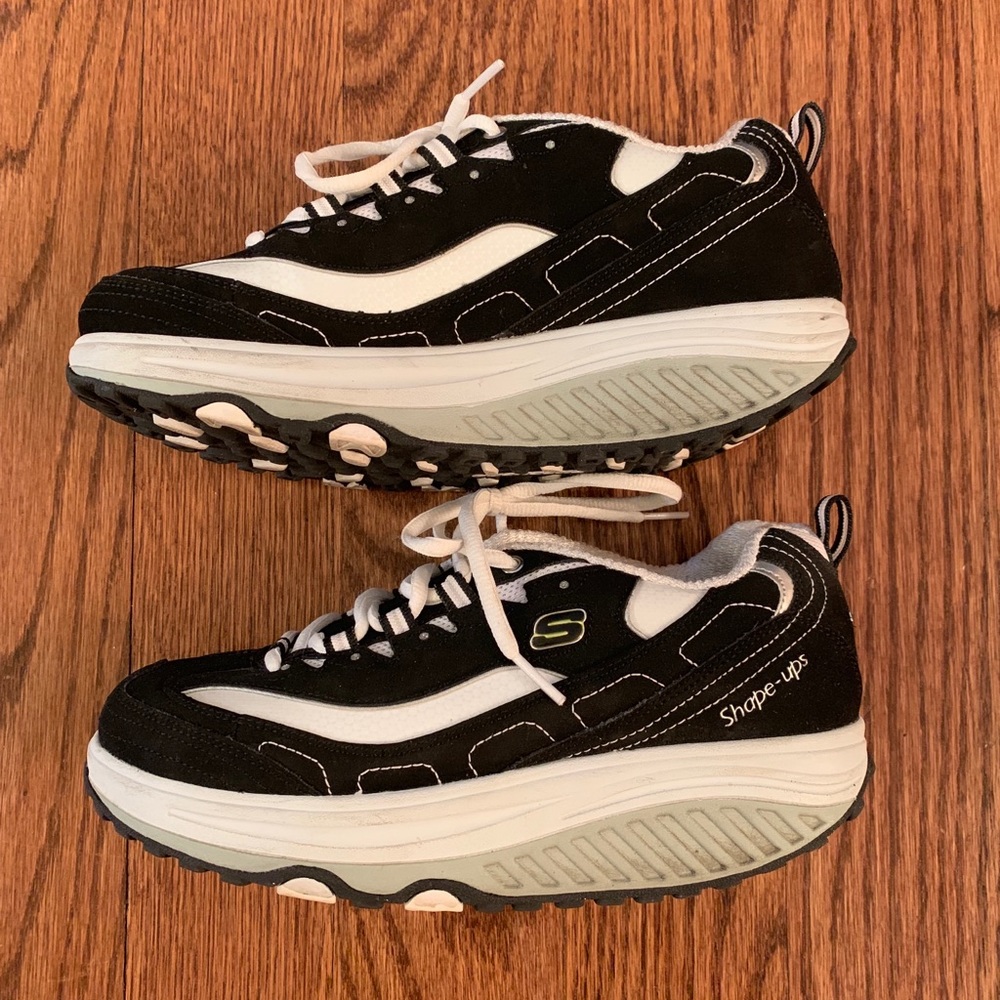 SKETCHERS SHAPE-UPS ROCKER TONING SNEAKER 👟